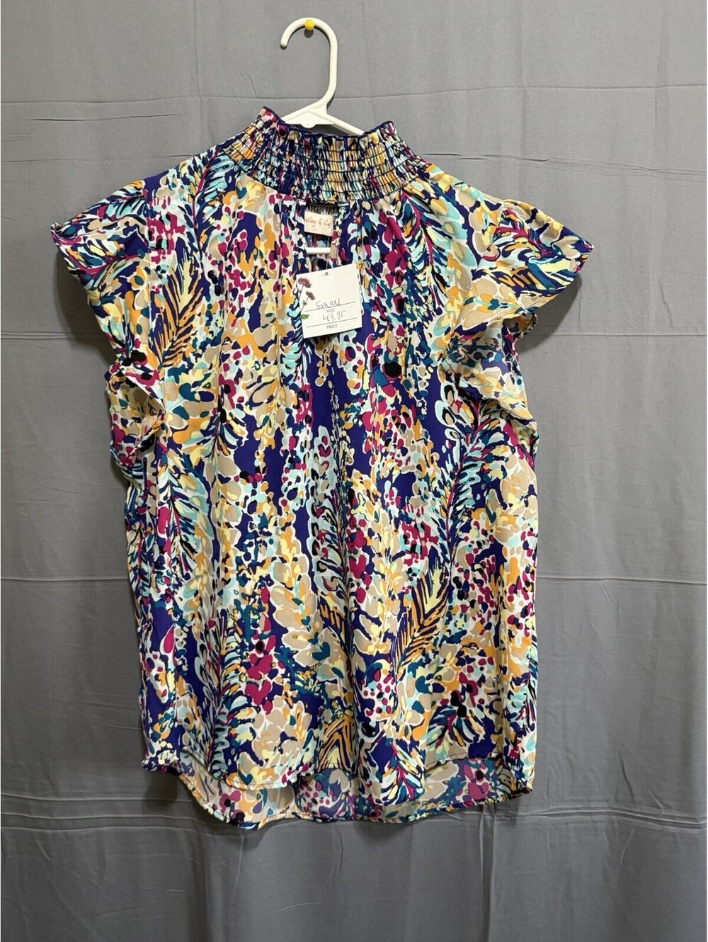 Hailey & Co Womens Small Floral Blouse Flutter Sleeve Smocked Neck NWT USA